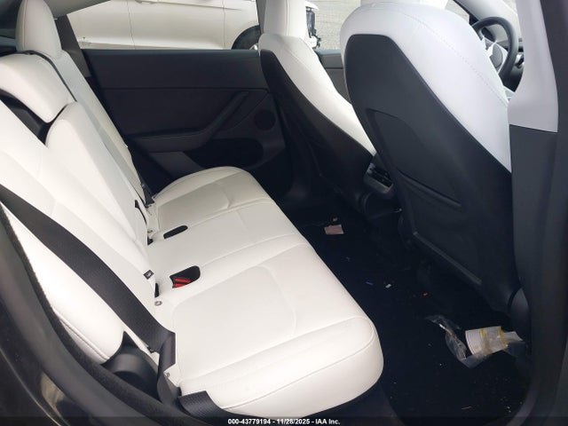 2025 TESLA MODEL Y 7SAYGDED0SF267681 Photo 7