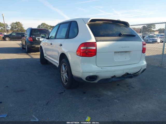 2010 PORSCHE CAYENNE WP1AA2AP3ALA05703 Photo 2