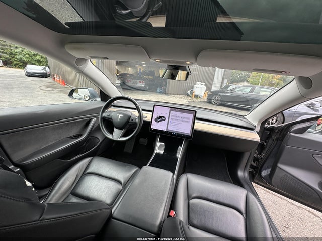 43779237 :رقم المزاد ، 5YJ3E1EB1JF119421 vin ، 2018 Tesla Model 3 Long Range/performance مزاد بيع