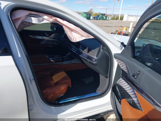 BMW 760i Xdrive 2025 WBA33EJ08SCV55132 Image 5
