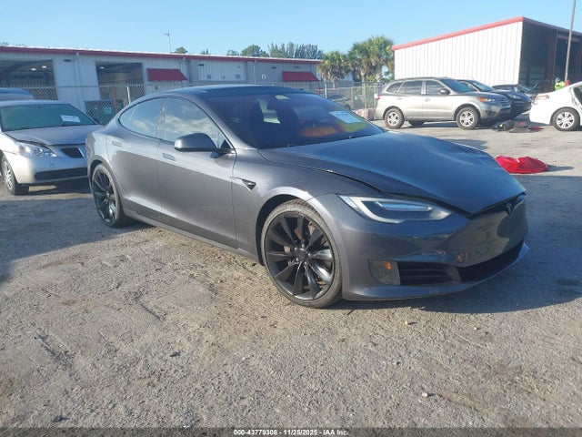 2017 TESLA MODEL S 5YJSA1E12HF191608 Photo 0