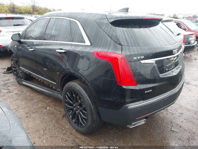 2018 CADILLAC XT5 1GYKNFRS9JZ141738 Photo 2