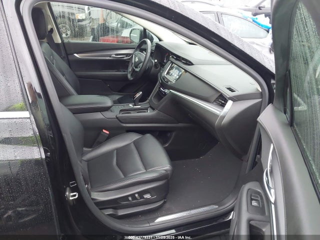 2018 CADILLAC XT5 1GYKNFRS9JZ141738 Photo 4