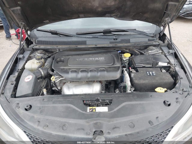 Chrysler 200 C 2015 1C3CCCCB5FN501274 Image 10