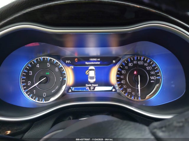 Chrysler 200 C 2015 1C3CCCCB5FN501274 Image 7