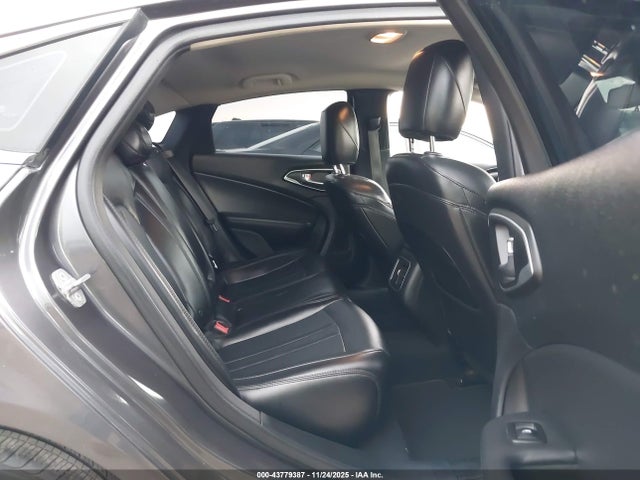 Chrysler 200 C 2015 1C3CCCCB5FN501274 Image 8