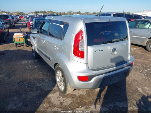 2012 KIA SOUL KNDJT2A65C7411819 Photo 2