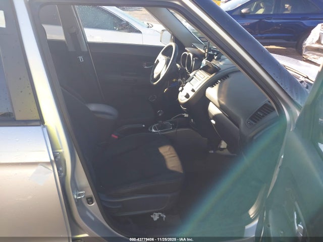 2012 KIA SOUL KNDJT2A65C7411819 Photo 4