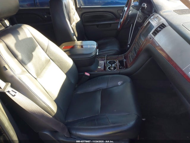 2011 CADILLAC ESCALADE ESV 1GYS4HEF6BR121486 Photo 4