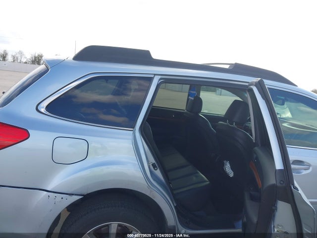 Subaru Outback 2.5i Limited 2014 4S4BRCLC4E3267763 Image 8