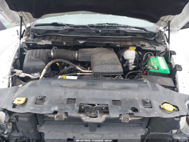 Продаж на аукціоні авто 2019 Ram 1500 Classic Tradesman  4x2 6'4 Box, vin: 1C6RR6FG8KS528467, номер лоту: 43779532