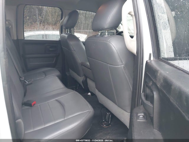 Продаж на аукціоні авто 2019 Ram 1500 Classic Tradesman  4x2 6'4 Box, vin: 1C6RR6FG8KS528467, номер лоту: 43779532