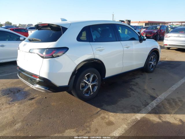 2023 HONDA HR-V 3CZRZ1H73PM726134 Photo 3