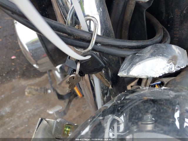 2004 HONDA VT750 JH2RC50374M004056 Photo 10