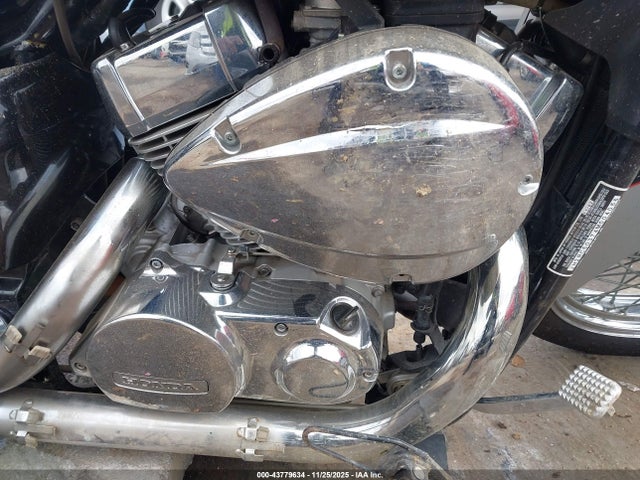 2004 HONDA VT750 JH2RC50374M004056 Photo 7