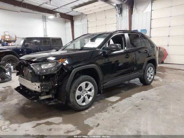 Toyota RAV4 LE 2021 2T3F1RFV0MC167573 Image 2