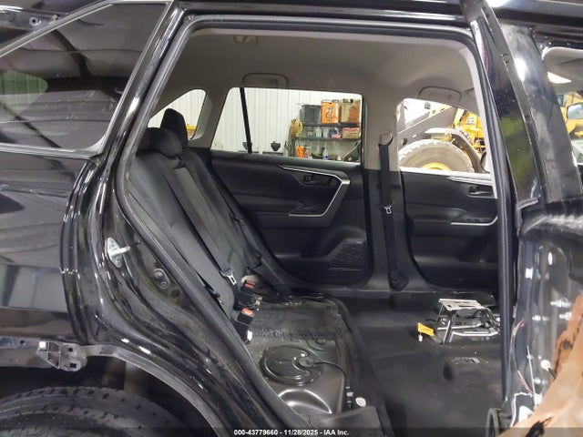 Toyota RAV4 LE 2021 2T3F1RFV0MC167573 Image 8