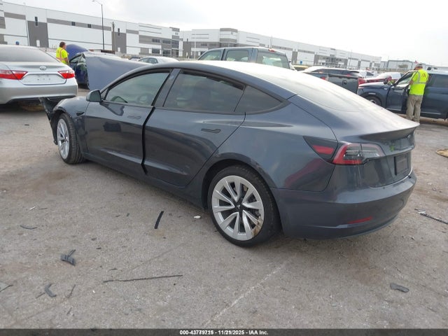 2022 TESLA MODEL 3 5YJ3E1EB0NF186565 Photo 2