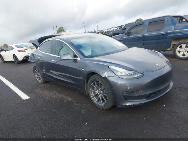 2018 TESLA MODEL 3 5YJ3E1EBXJF183943 Photo 0