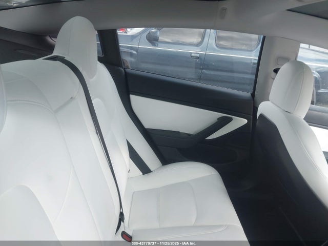 2018 TESLA MODEL 3 5YJ3E1EBXJF183943 Photo 7