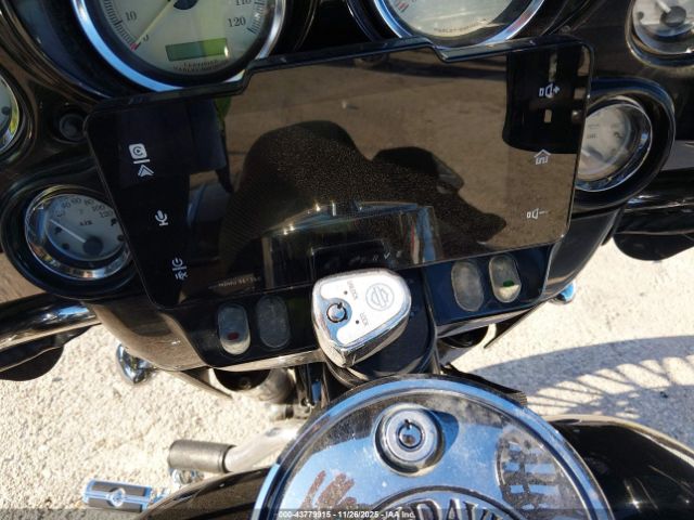 2006 HARLEY-DAVIDSON FLHXI 1HD1KBW136Y711422 Photo 6