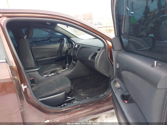 Продаж на аукціоні авто 2012 Chrysler 200 Touring, vin: 1C3CCBBB6CN180790, номер лоту: 43779939