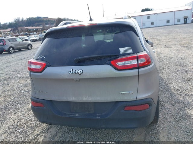 Jeep Cherokee Latitude 4x4 2018 1C4PJMCB3JD501409 Image 16