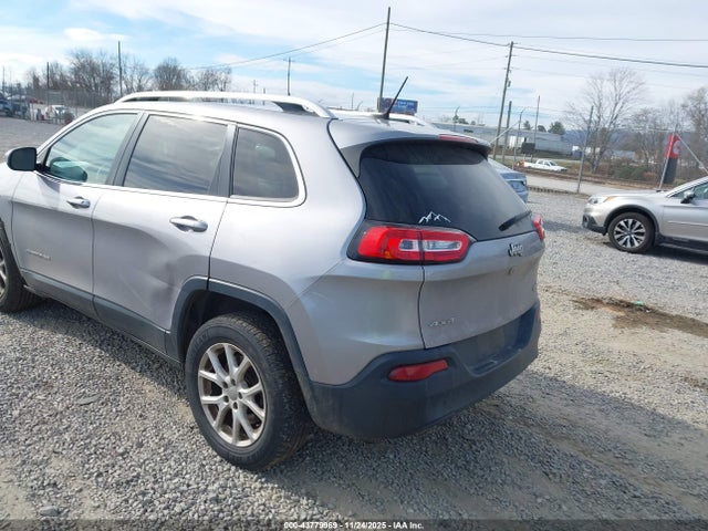 Jeep Cherokee Latitude 4x4 2018 1C4PJMCB3JD501409 Image 3