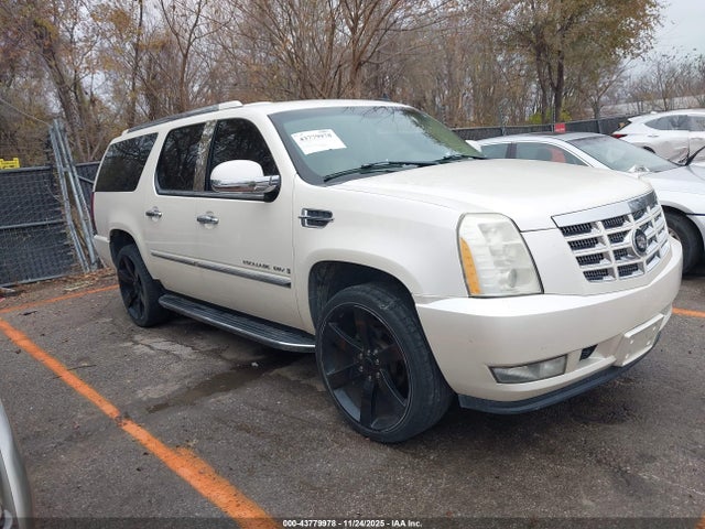2007 CADILLAC ESCALADE ESV 1GYFK668X7R208228 Photo 0