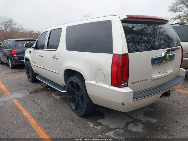2007 CADILLAC ESCALADE ESV 1GYFK668X7R208228 Photo 2