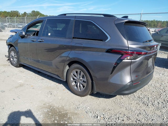 5TDYRKEC7RS183818 Toyota SIENNA XLE