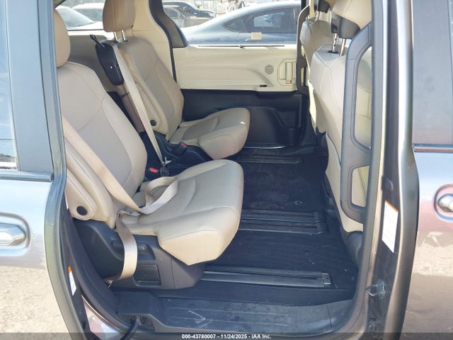 5TDYRKEC7RS183818 Toyota SIENNA XLE