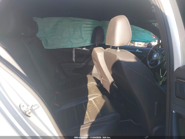 WVWLF7AU3FW340139 Volkswagen Golf R 4-door