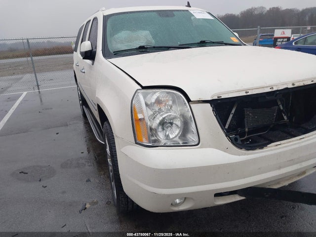 2013 Gmc Yukon Xl 1500 Denali მანქანა იყიდება აუქციონზე, vin: 1GKS2MEF7DR368916, აუქციონის ნომერი: 43780067