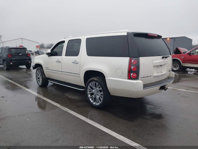 2013 Gmc Yukon Xl 1500 Denali მანქანა იყიდება აუქციონზე, vin: 1GKS2MEF7DR368916, აუქციონის ნომერი: 43780067