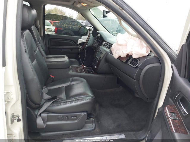 2013 Gmc Yukon Xl 1500 Denali მანქანა იყიდება აუქციონზე, vin: 1GKS2MEF7DR368916, აუქციონის ნომერი: 43780067