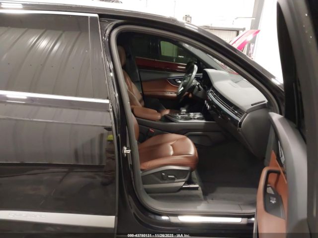 2019 AUDI Q7 WA1LAAF78KD000872 Photo 4