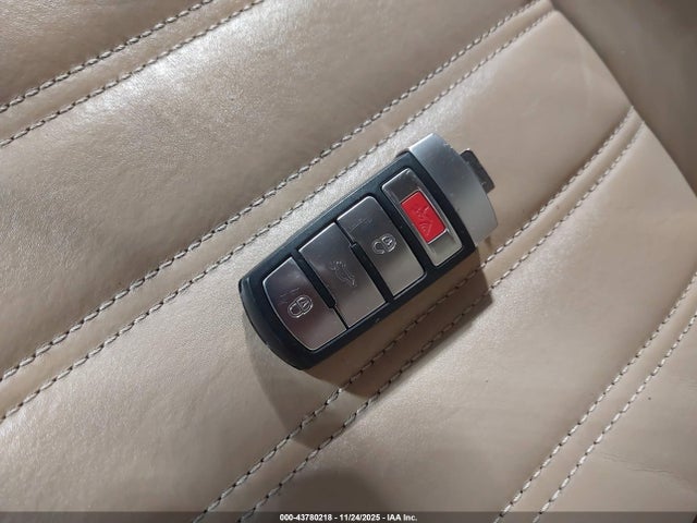 2008 VOLKSWAGEN PASSAT WVWCU93C08E122657 Photo 10