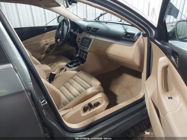 2008 VOLKSWAGEN PASSAT WVWCU93C08E122657 Photo 4