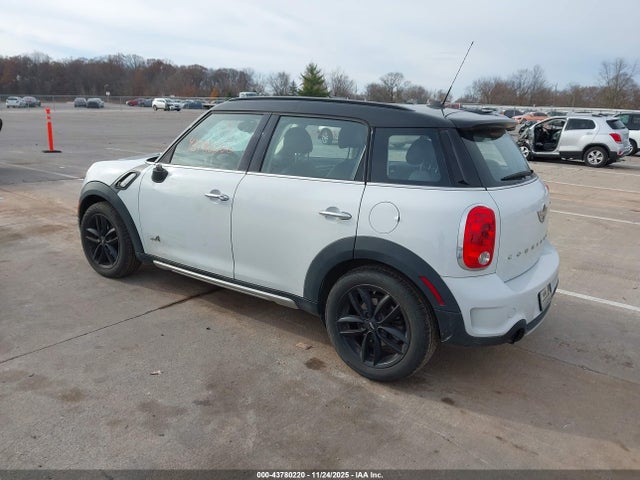 2015 MINI COUNTRYMAN WMWZC5C51FWP46219 Photo 2