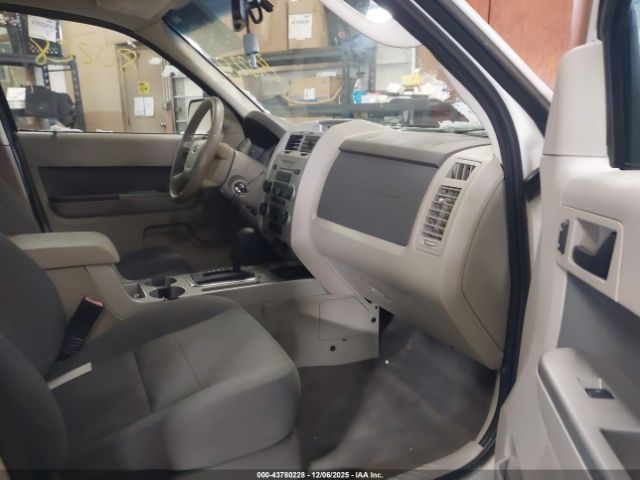 2009 FORD ESCAPE 1FMCU93729KB02105 Photo 4
