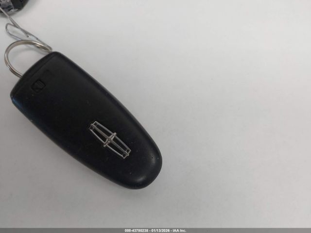 2019 LINCOLN NAUTILUS 2LMPJ8LP3KBL39677 Photo 10