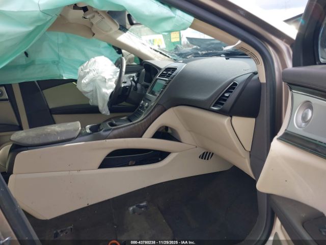 2019 LINCOLN NAUTILUS 2LMPJ8LP3KBL39677 Photo 4