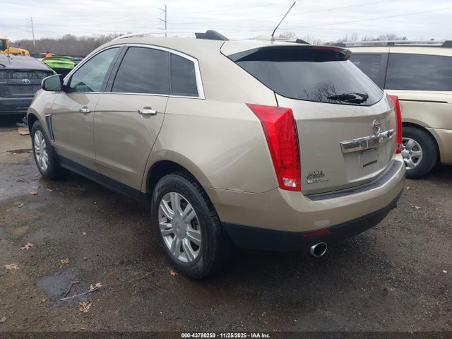 2016 CADILLAC SRX 3GYFNEE36GS543667 Photo 2