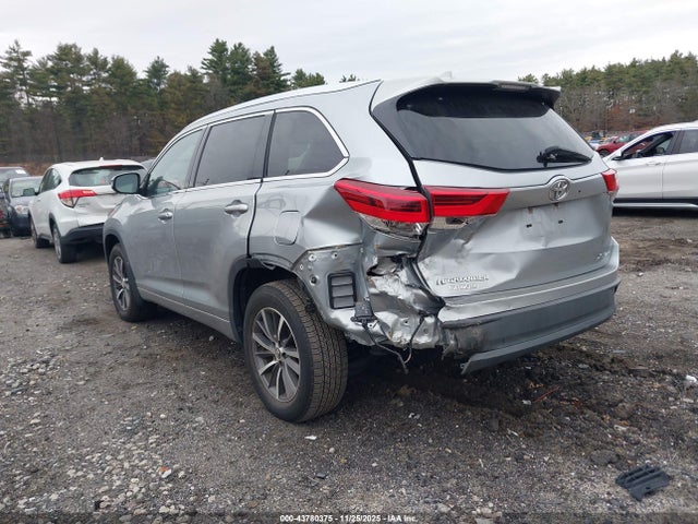 5TDJZRFHXJS539252 Toyota Highlander Xle