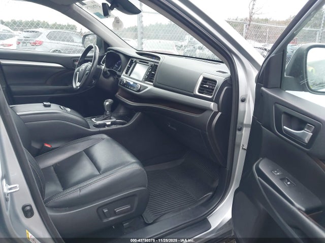 5TDJZRFHXJS539252 Toyota Highlander Xle
