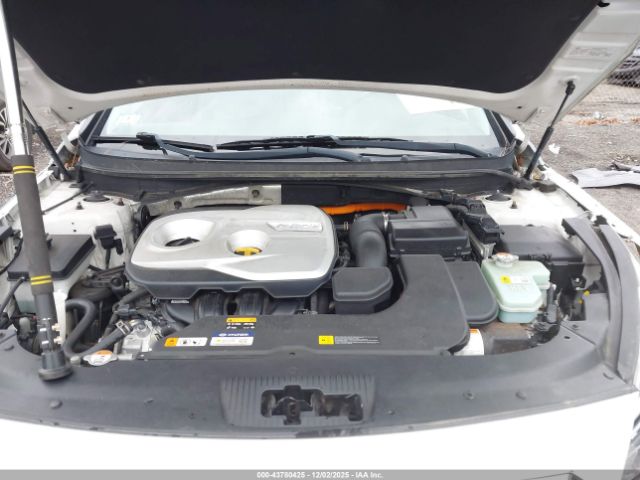 2017 HYUNDAI SONATA HYBRID KMHE34L38HA062340 Photo 9