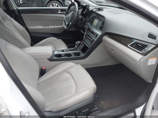 2017 HYUNDAI SONATA HYBRID KMHE34L38HA062340 Photo 4