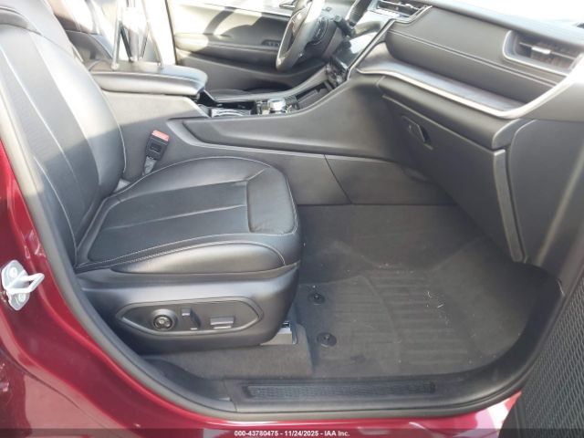 2023 JEEP GRAND CHEROKEE 1C4RJGBG8PC537120 Photo 4