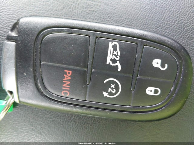 43780477 :رقم المزاد ، 1C4PJMBX0KD141675 vin ، 2019 Jeep Cherokee Trailhawk 4x4 مزاد بيع